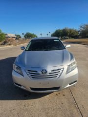 2009 Toyota Camry LE - Exterior Front Center Image